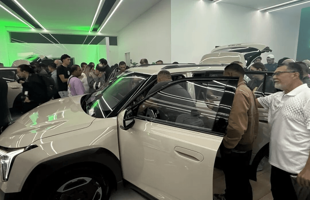 Unite for Progress, Win the New Journey, DFMIEC Launches DONGFENG X9 Tractor into Vietnam Trunk Transportation Market