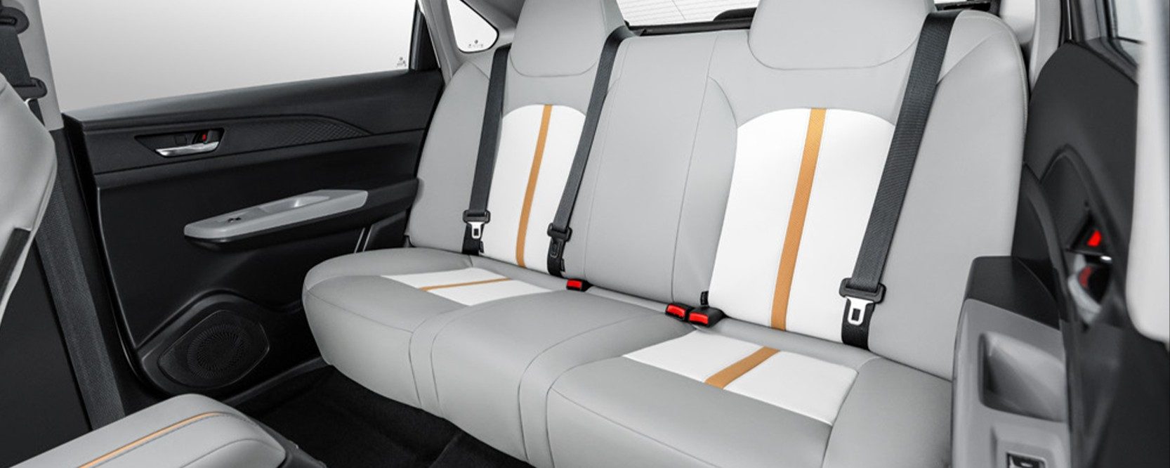 Dongfeng E70 cabin, rear seat