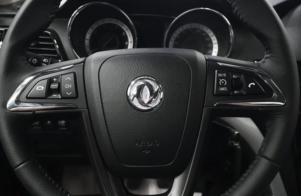 DFAC P22 steering wheel with cruise control buttons