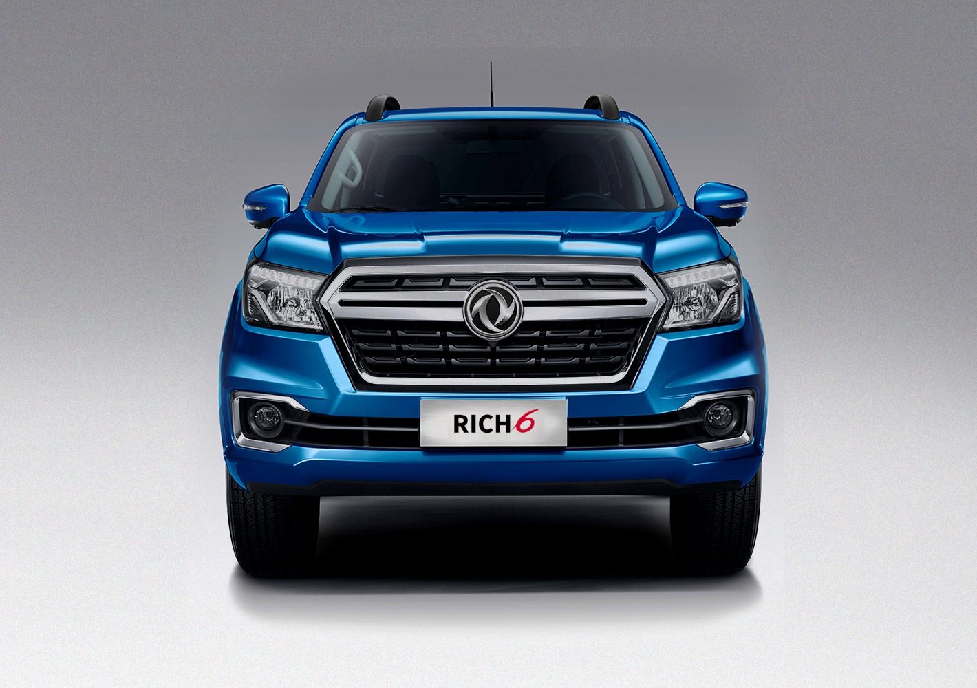 ZNA Rich 6 in blue, front view