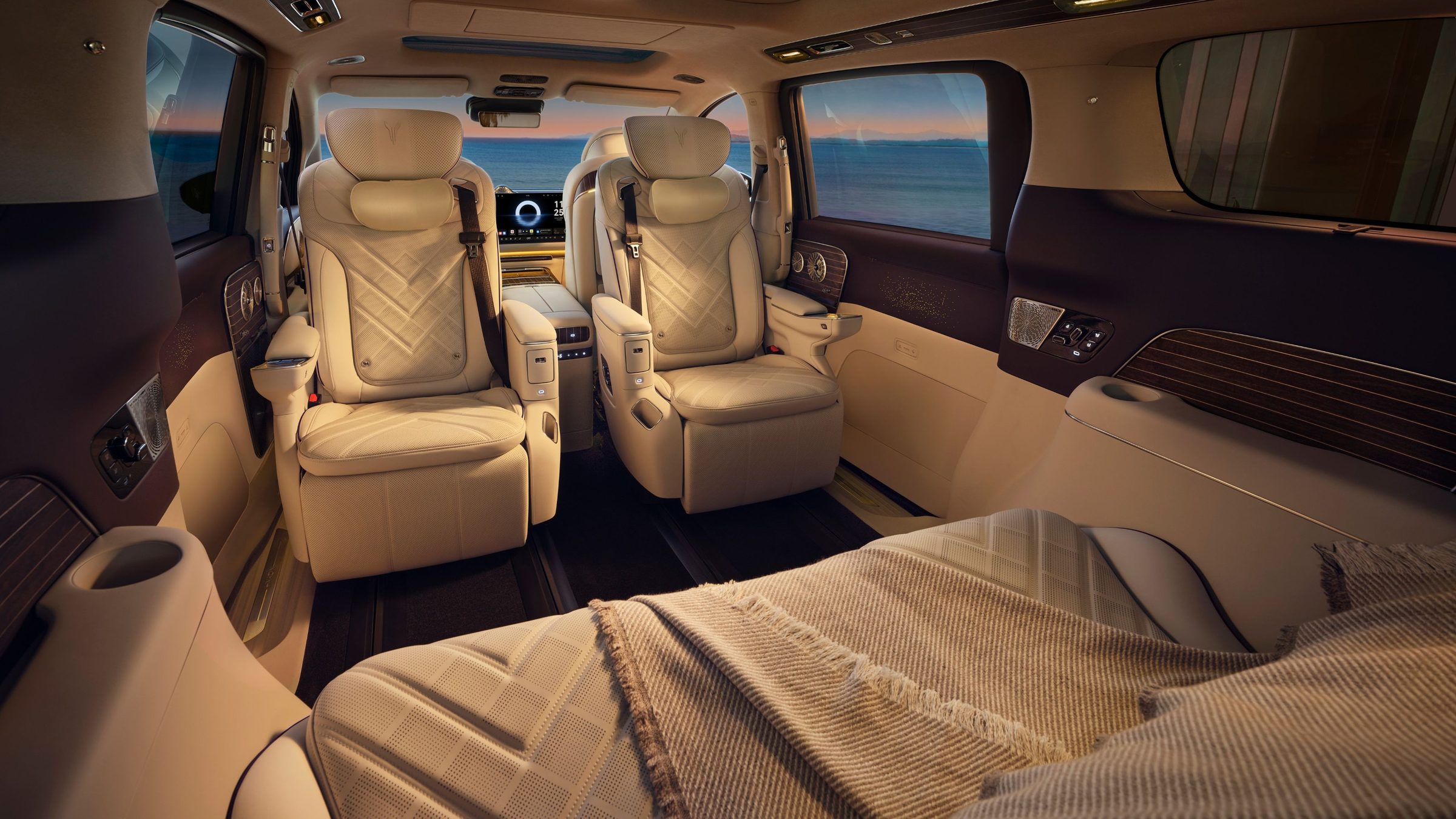 VOYAH Dream 9 cabin, second-row seats