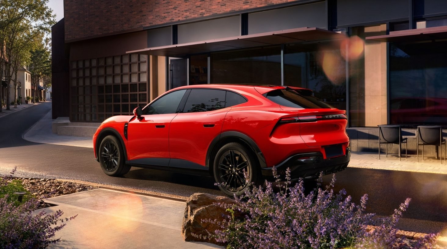 VOYAH Passion S in red, rear three-quarter view