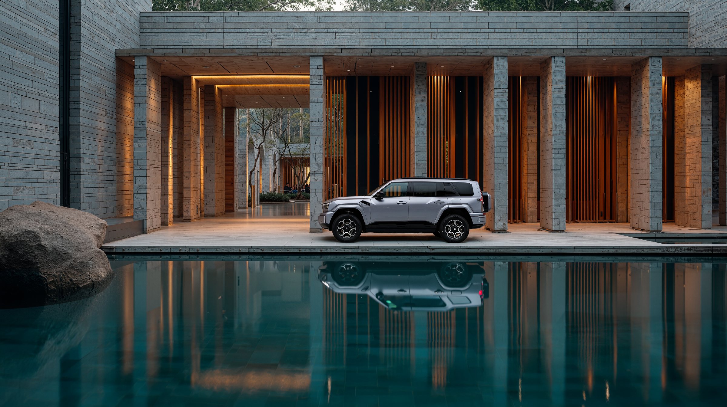 The Dongfeng MHero 817 at a villa