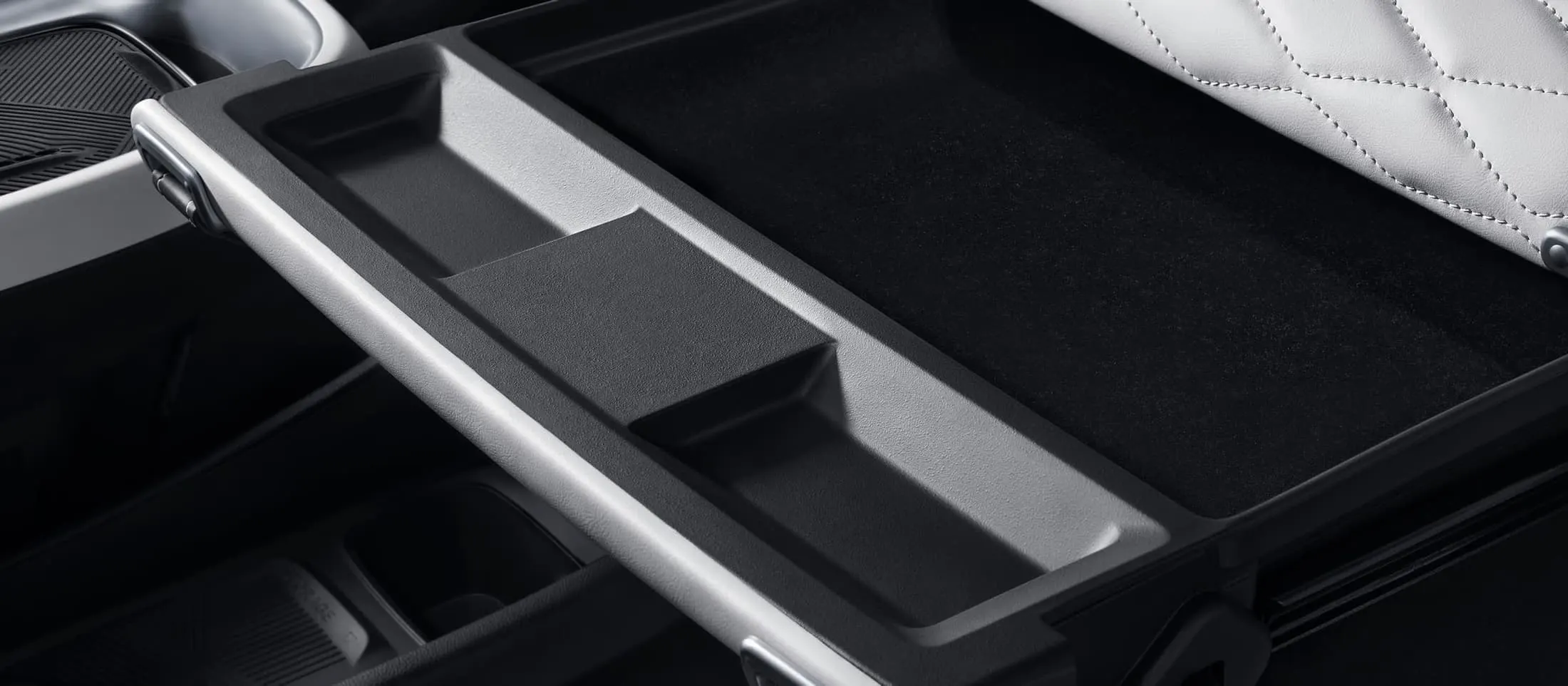 Drawer storage of the Dongfeng Box