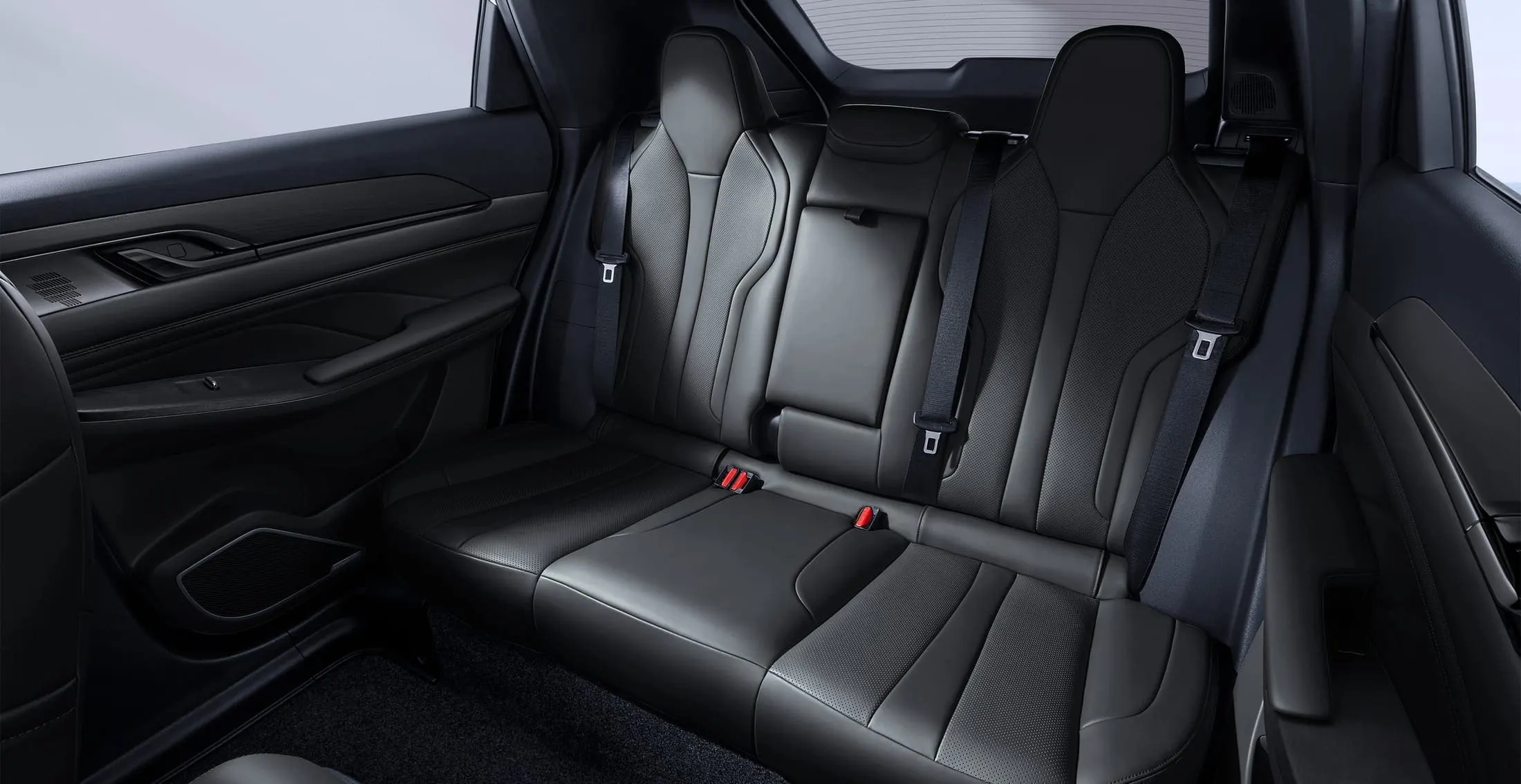 Rear seats of the Dongfeng Mage